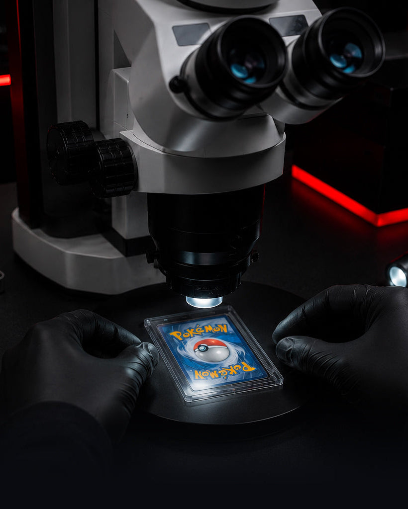 Microscopio per analisi tecnica carte collezionabili